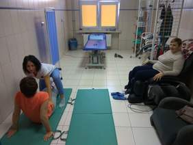 Pokaż zdjęcie: prowadzenie zajęć rehabilitacyjnych