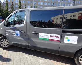 Pokaż zdjęcie: Nowy bus z dofinansowaniem PFRON dla uczestników Warsztatu Terapii Zajęciowej w Swarzędzu