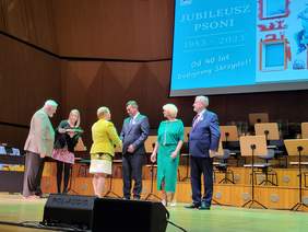 Pokaż zdjęcie: Podziękowania dla instytucji wspierających