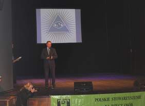 Uczestnicy obchodów Dnia Godności Osób Niepełnosprawnych w Przemyślu