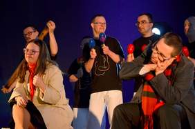 Pokaż zdjęcie: przedstawienie artystyczne