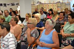 Pokaż zdjęcie: Uczestnicy konferencji "Bezpieczeństwo seniorów na Sądecczyźnie"