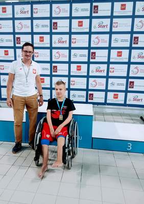 Pokaż zdjęcie: Rekord świata!! Juliusz Trochimczuk zawodnik Startu Białystok uzyskuje czas 5:48.13 w konkurencji 150m stylem zmiennym.