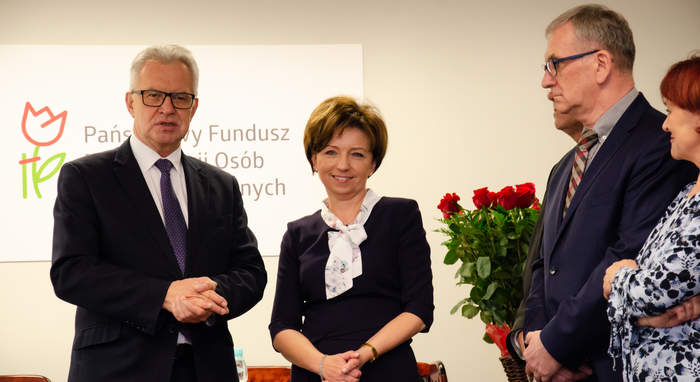 Minister Marlena Maląg i prezes PFRON Krzysztof Michałkiewicz