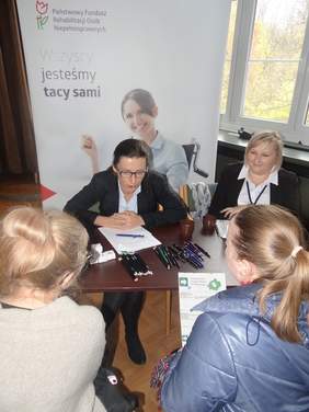 Pokaż zdjęcie: Stoisko Oddziału Wielkopolskiego PFRON podczas Targów Pracy w Poznaniu