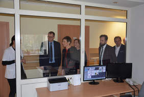 Pokaż zdjęcie: Zwiedzanie Domu Pomocy Społecznej w Pleszewie przez Annę Skupień, dyrektor Oddziału Wielkopolskiego PFRON oraz władze samorządowe