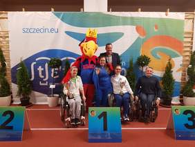 Pokaż zdjęcie: Dekoracja medalistek w konkurencji P2 (fot. KSI Start)