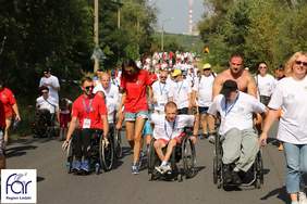 Pokaż zdjęcie: uczestnicy imprezy - VI edycja Zdobywamy Górę Kamieńsk