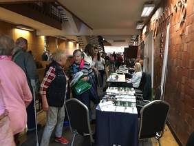 Pokaż zdjęcie: Stanowiska konsultacyjne ekspertów na Pomorskim XI Dniu Seniora