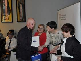 Pokaż zdjęcie: Laureaci XV edycji Konkursu Plastycznego z nagrodami PFRON