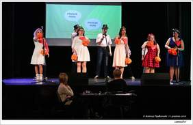 Pokaż zdjęcie: Występ artystyczny uczniów ZSS