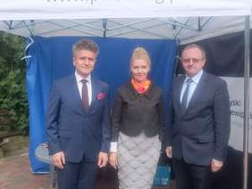 Pokaż zdjęcie: nasze stoisko odwiedził senator Krzysztof Słoń