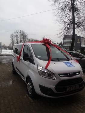 Bus dostosowany do przewozu osób niepełnosprawnych dofinansowany ze środków PFRON