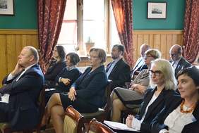 Pokaż zdjęcie: Uczestnicy konferencji pn. "Niepełnosprawność - wyzwanie nie bariera, ujęcie naukowe i praktyczne"