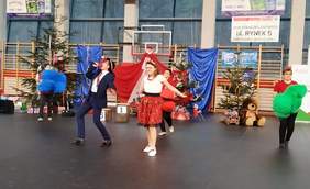 Pokaż zdjęcie: Występy podopiecznych Stowarzyszenia "Nasz Dom"