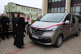 Pokaż zdjęcie: Uroczyste przekazanie samochodu na potrzeby ŚDS w Końskowoli