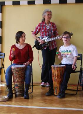 Pokaż zdjęcie: Występ Drum Syndrome