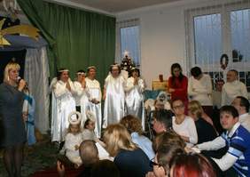 Pokaż zdjęcie: Jasełka w wykonaniu podopiecznych Stowarzyszenia „Promyk”