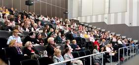 Pokaż zdjęcie: Uczestnicy Konferencji Edukacyjno – Szkoleniowej na Uniwersytecie Medycznym