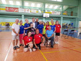 Pokaż zdjęcie: Pamiątkowe zdjęcie z senatorem Krzysztofem Słoniem