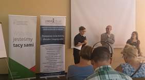 Pokaż zdjęcie: Wręczenie nagrody Martynie Masztalerz – dziennikarce Radia Kraków