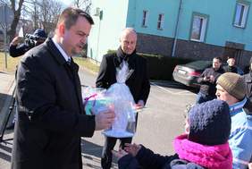 3 nowe mikrobusy do przewozu osób niepełnosprawnych w powiecie słubickim 