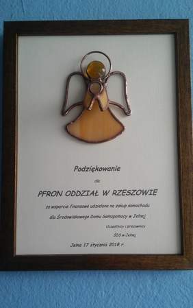 Uroczystość poświęcenia busa dla ŚDS w Jelnej