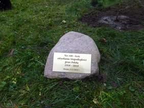 Pokaż zdjęcie: Tabliczka pamiątkowa