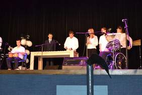 Pokaż zdjęcie: Zespół Gama i Bemolek