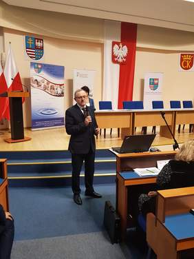 Pokaż zdjęcie: przemowa Dyrektora Oddziału Świętokrzyskiego PFRON Andrzeja Michalskiego