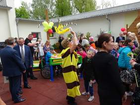 Pokaż zdjęcie: Uroczyste otwarcie Zielonej Strefy Relaksu w Zespole Placówek Specjalnych w Tczewie.