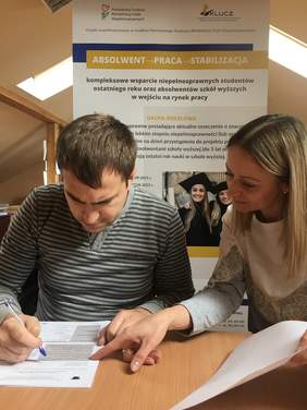 Pokaż zdjęcie: Zdjęcia z realizacji programu „Absolwent” przez Stowarzyszenie na Rzecz Zrównoważonego Rozwoju Społeczno-Gospodarczego „KLUCZ”