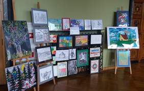 Pokaż zdjęcie: Ekspozycja prac zgłoszonych w kategorii rysunek i grafika