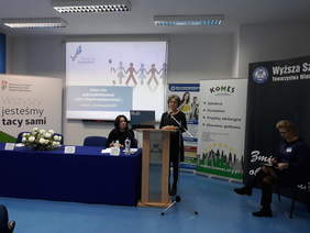 Pokaż zdjęcie: Występienie Dyrektor ROPS Doroty Rybarskiej-Jarosz