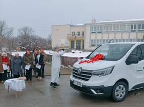Pokaż zdjęcie: Samochód poświęcił ks. Andrzej Drapała 