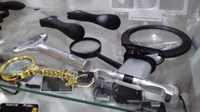 Pokaż zdjęcie: Sprzęt optyczny służący osobom niewidomym