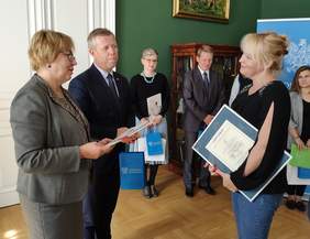 Pokaż zdjęcie: Gratulacje dla Moniki Meleń