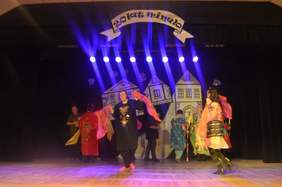 Pokaż zdjęcie: występy artystyczne