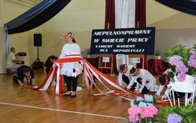 Pokaż zdjęcie: Występ uczniów Specjalnego Ośrodka Szkolno - Wychowawczego nr 3 w Krakowie