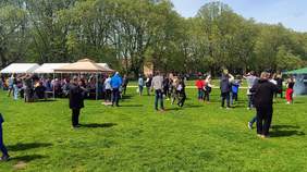 Pokaż zdjęcie: Wspólna zabawa na jasnych Błoniach