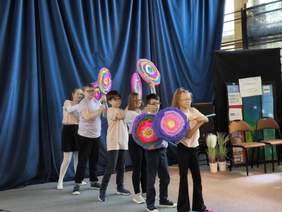 Pokaż zdjęcie: Uczniowie zaprezentowali program artstyczny