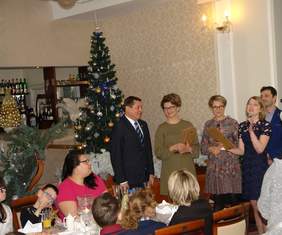 Pokaż zdjęcie: Wręczenie podziękowań za współpracę