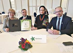 Pokaż zdjęcie: Od lewej: Marta Mordarska - dyrektor Małopolskiego Oddziału PFRON, Tomasz Włodarski - wicedyrektor MIK, Monika Wiejaczka - zastępca dyrektora Departamentu ds. Kultury i Promocji UMWM, Robert Bylica – Radny Województwa Małopolskiego 