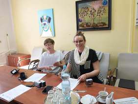 Pokaż zdjęcie: Podpisywanie umowy z PTSR