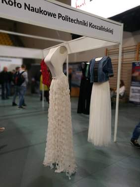 Pokaż zdjęcie: Stanowisko targowe