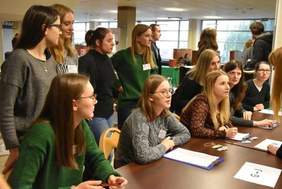 Pokaż zdjęcie: Uczestnicy warsztatów zorganizowanych w ramach konferencji pn.: „(Nie)zależność” poświęconej podmiotowości osób z niepełnosprawnością intelektualną