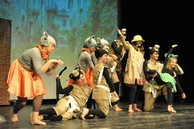 Pokaż zdjęcie: „Koci żandarm z Saint Tropez” Muzyczny kogel-mogel - Publiczna Szkoła Podstawowa nr 12 (Radom).