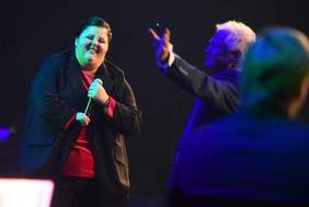 Pokaż zdjęcie: Koncert piosenek francuskich z okazji Dnia Godności Osób z Niepełnosprawnościami w Operze Nova w Bydgoszczy