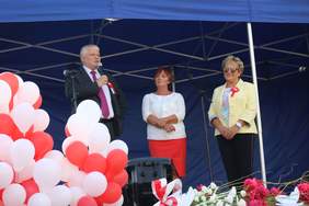 Pokaż zdjęcie: Festyn Przyjaźni „Tacy Sami” w Tczewie - uroczyste powitanie gości przez władze miasta 