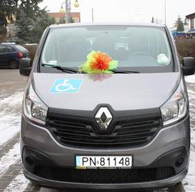 Pokaż zdjęcie: Przekazanie busa dofinansowanego ze środków PFRON dla uczniów ze Szkoły Podstawowej nr 15 w Koninie